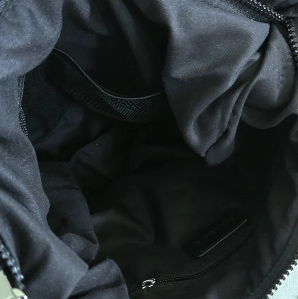 BearPaw Black🖤 Shoulder Bag👜 - NWT - Picture 8 of 15